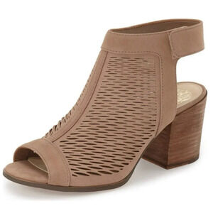 Vince Camuto Lavette back cut out Perforated Peep toe bootie size 7